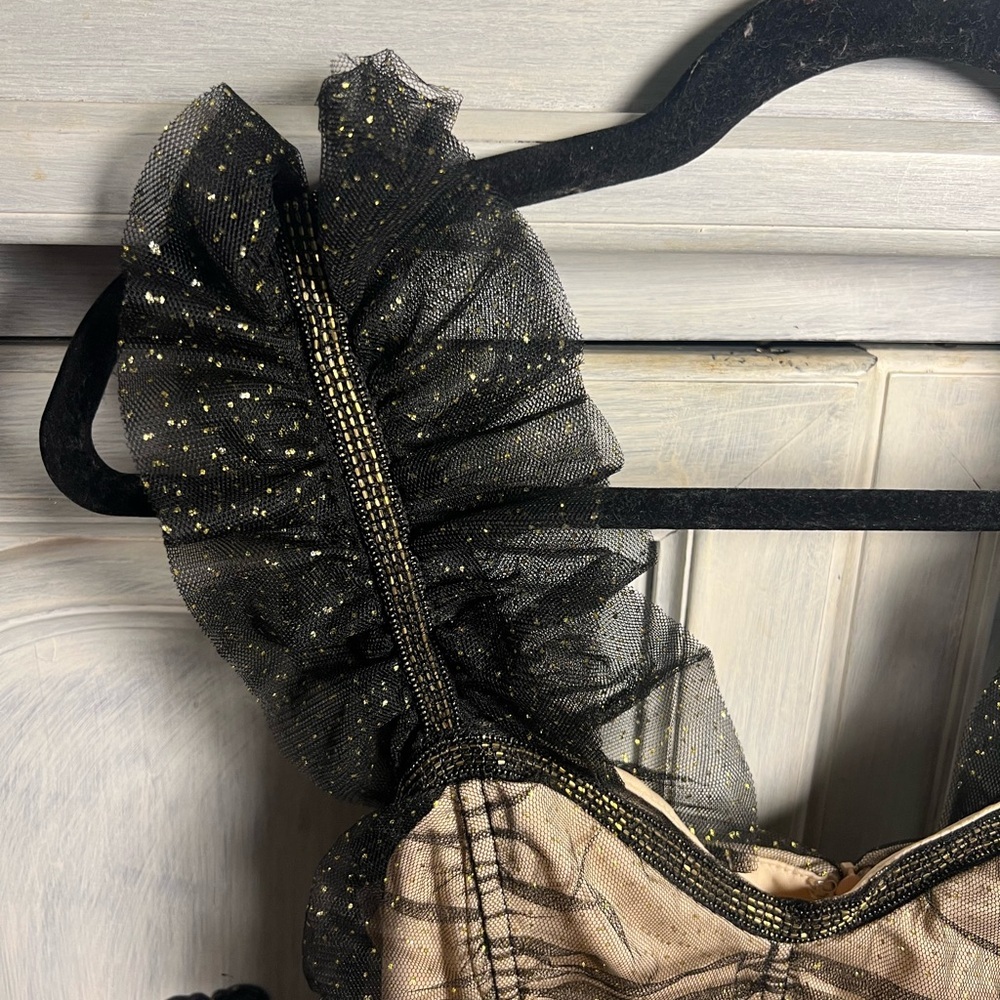 Elegant Black and Cream Women's Dress - Picture 8 of 12